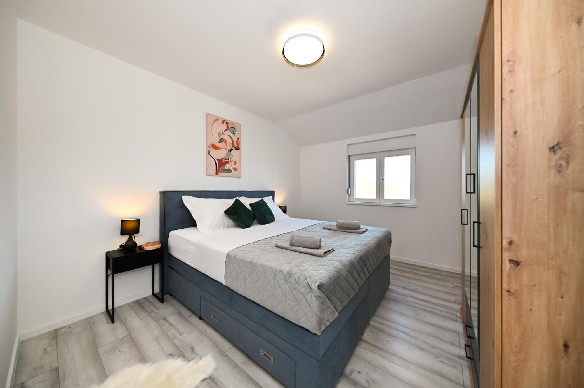 Veliki Apartman Petra โพเซดารเย ภายนอก รูปภาพ