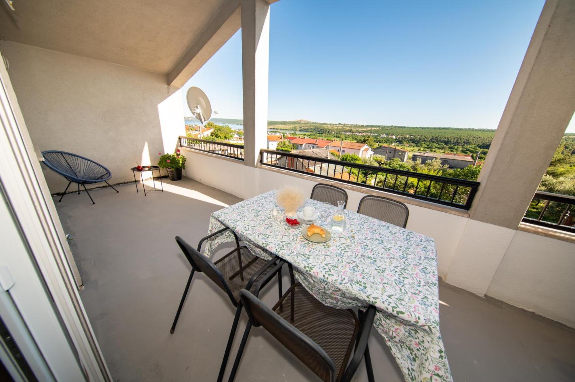 Veliki Apartman Petra โพเซดารเย ภายนอก รูปภาพ