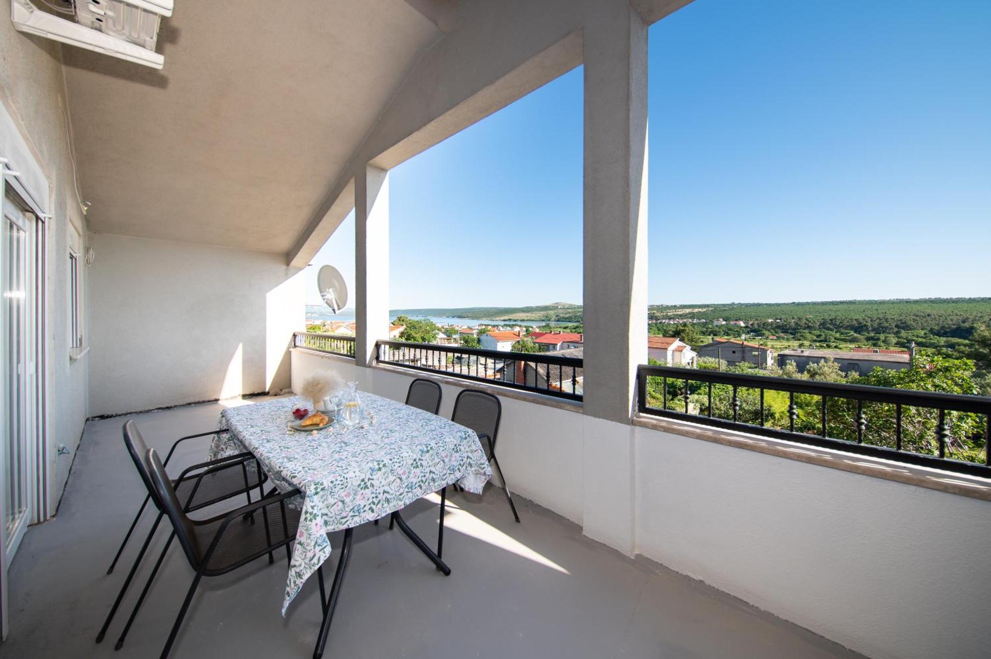 Veliki Apartman Petra โพเซดารเย ภายนอก รูปภาพ